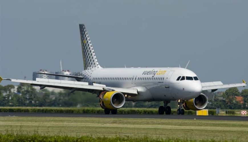 Vueling deberá indemnizar con 878,52 euros a una persona por la cancelación de un vuelo Barcelona-Asturias
